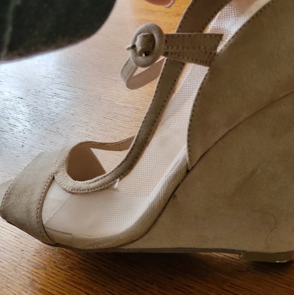 Wild Diva Lounge peep-toe wedges - Picture 3 of 5